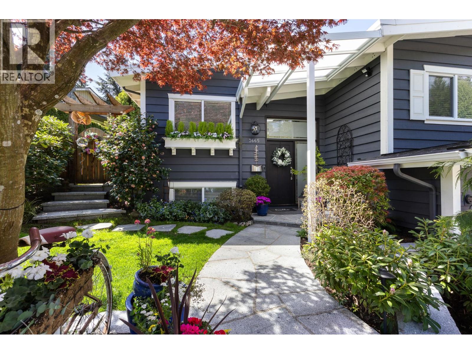 3665 Rutherford Crescent, North Vancouver, British Columbia  V7N 2C6 - Photo 2 - R3117163