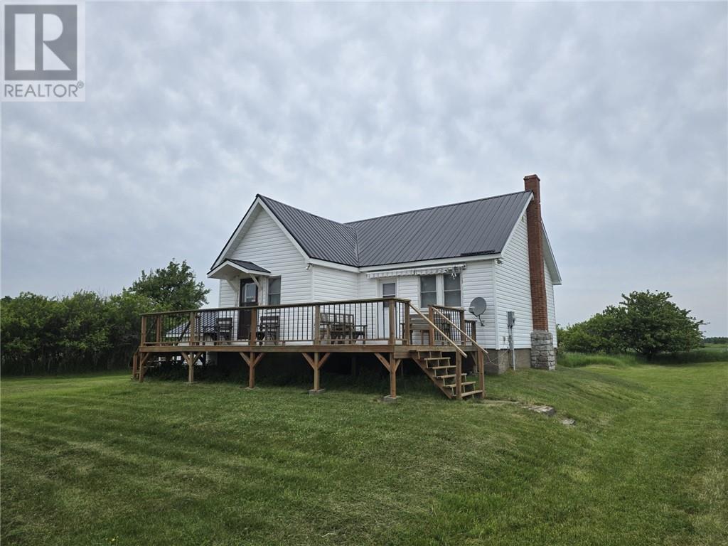 916 Campbell Rd, Evansville, Ontario  P0P 1E0 - Photo 1 - 2127388