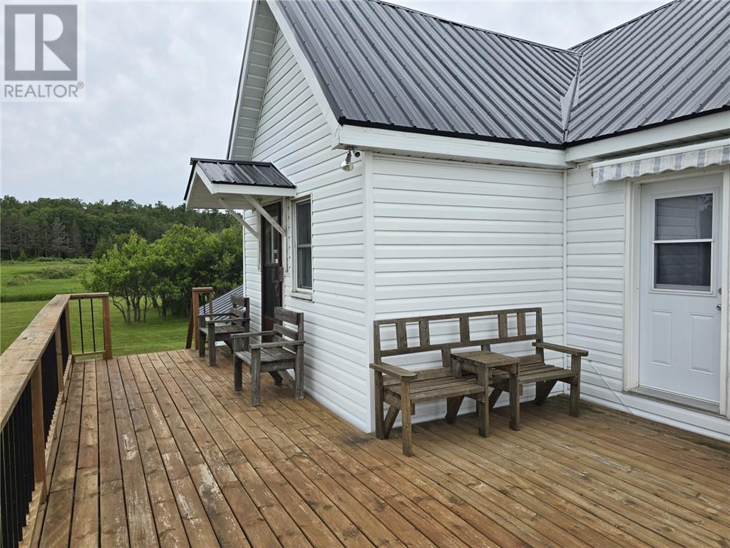 916 Campbell Rd, Evansville, Ontario  P0P 1E0 - Photo 3 - 2127388