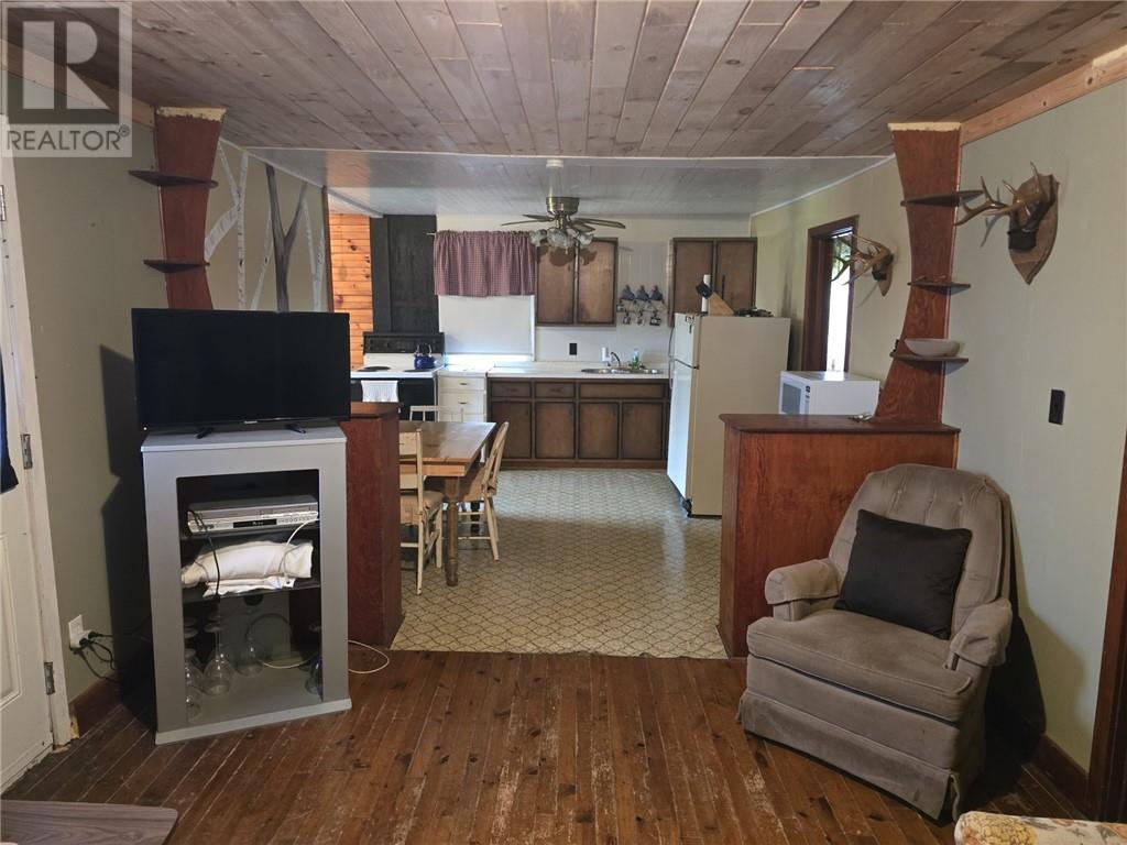 916 Campbell Rd, Evansville, Ontario  P0P 1E0 - Photo 7 - 2127388