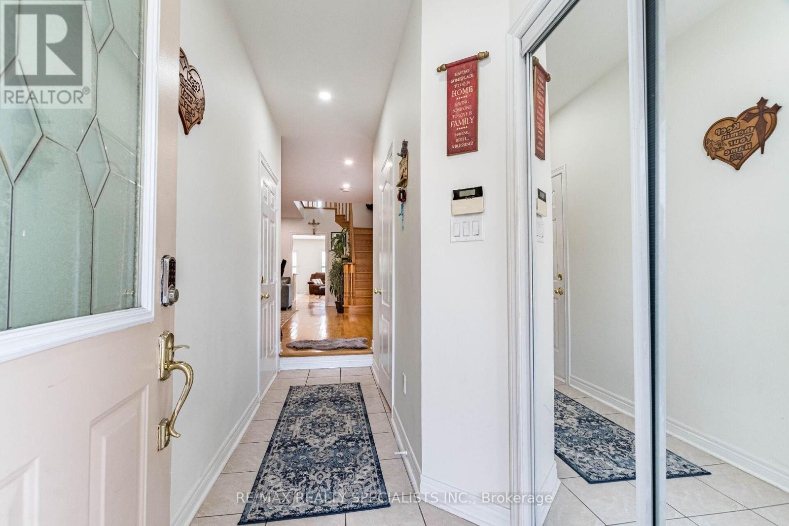 6672 Opera Glass Crescent, Mississauga, Ontario  L5W 1R8 - Photo 3 - W13055722