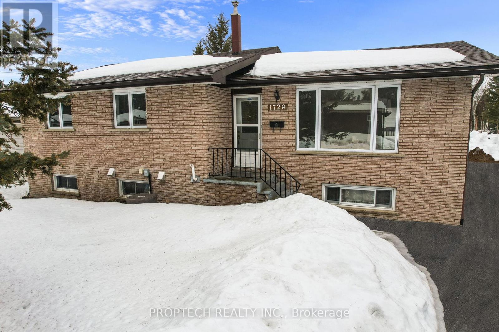 1729 CHARLES COURT, Greater Sudbury, Ontario