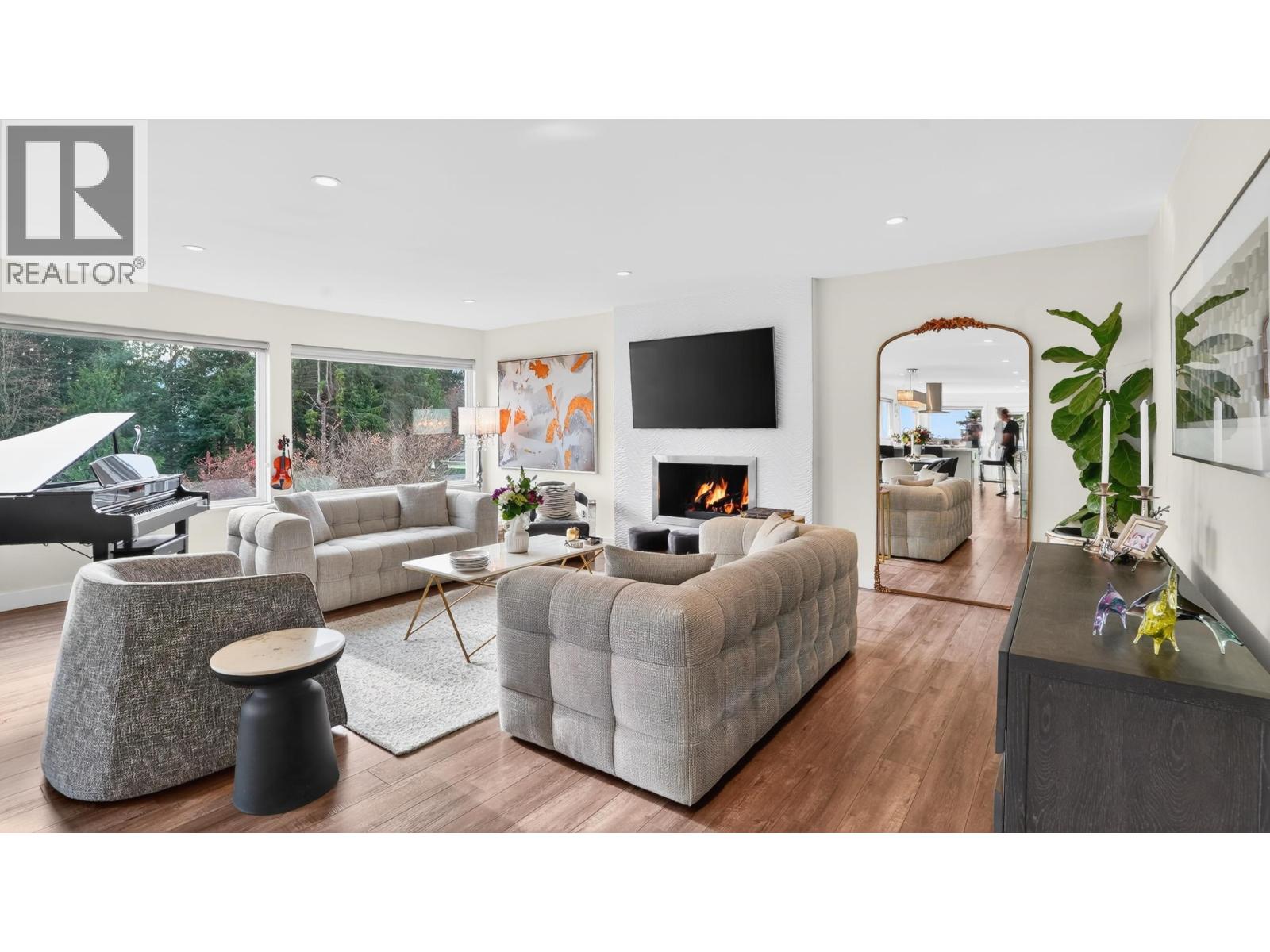 668 Alpine Court, North Vancouver, British Columbia  V7R 2L8 - Photo 8 - R3117061