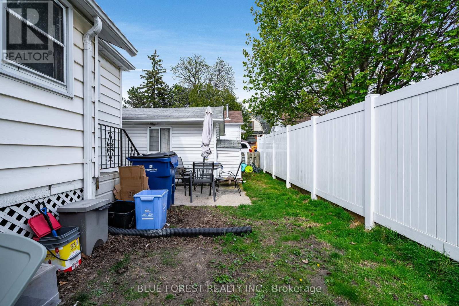 30 Park Avenue E, Chatham-Kent, Ontario  N7M 3V5 - Photo 3 - X13055750