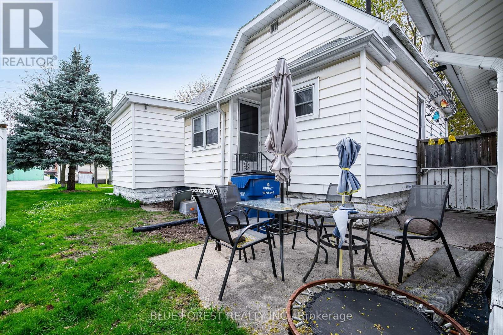 30 Park Avenue E, Chatham-Kent, Ontario  N7M 3V5 - Photo 4 - X13055750