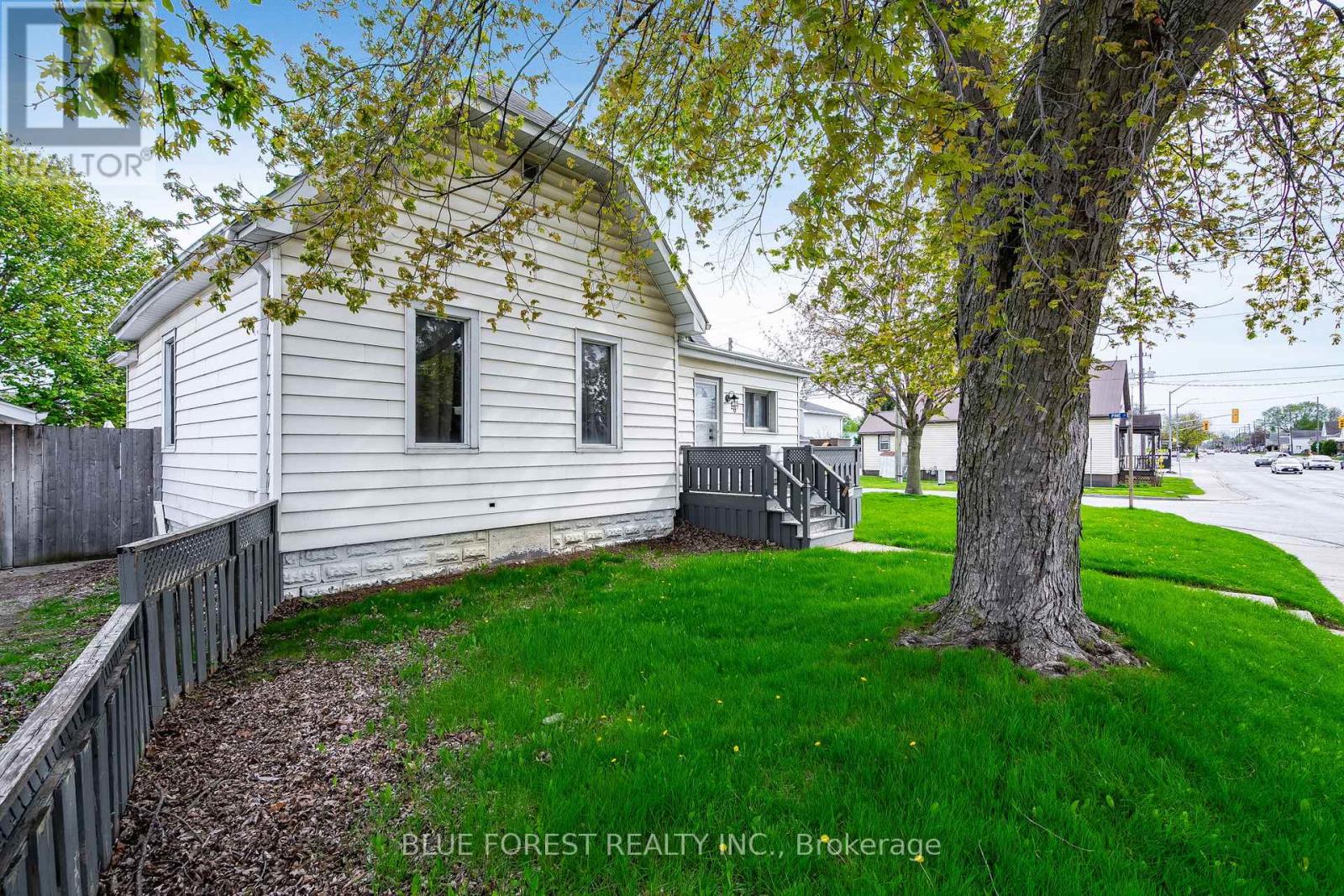 30 Park Avenue E, Chatham-Kent, Ontario  N7M 3V5 - Photo 6 - X13055750