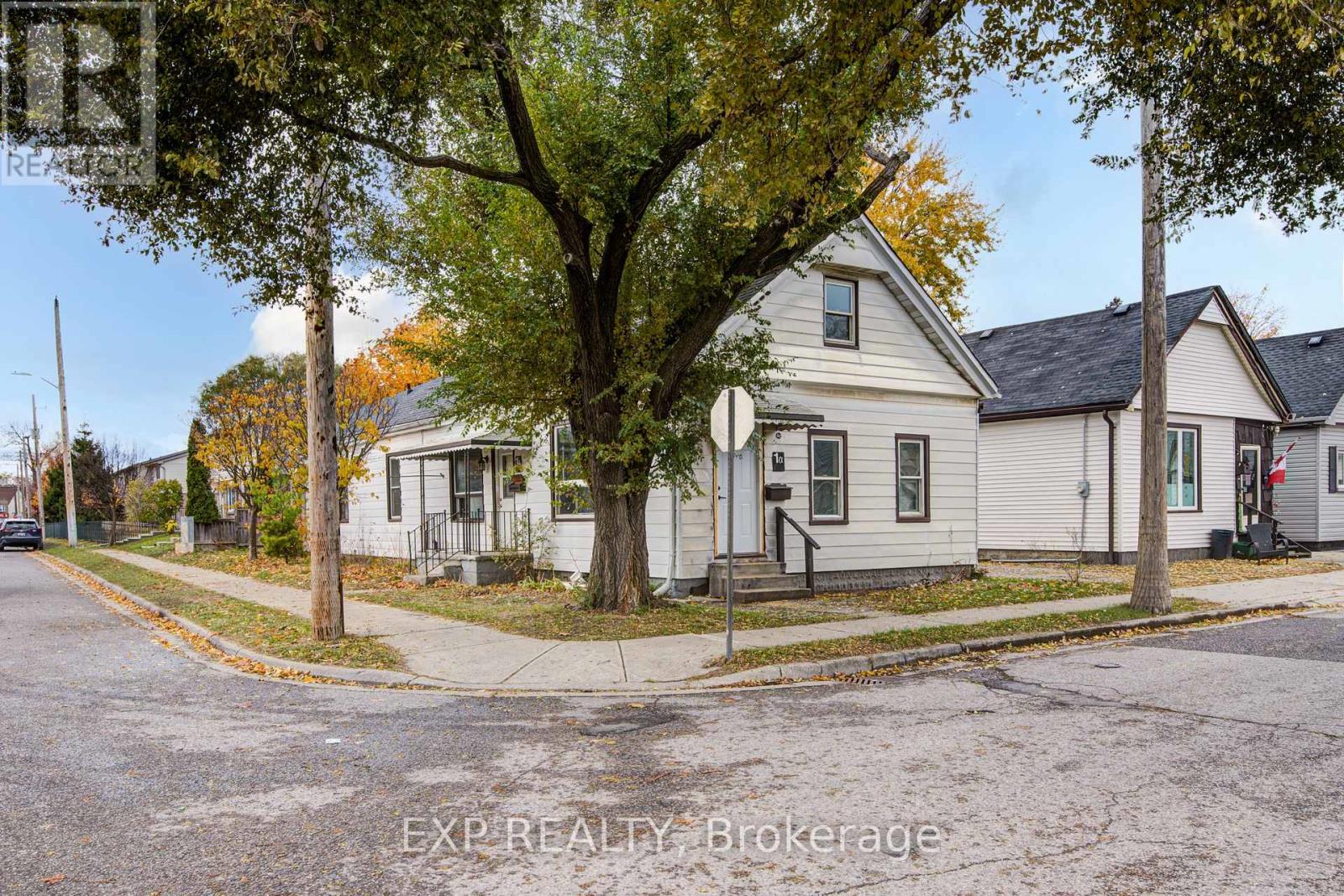 1 RATHGAR STREET, London East, Ontario