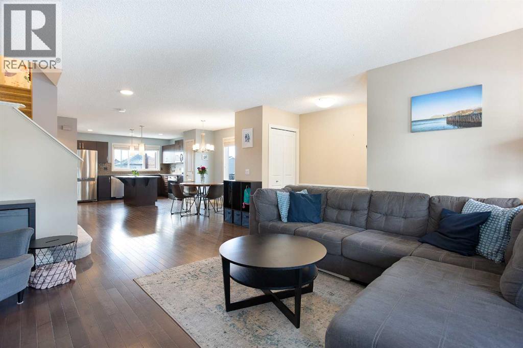 31 Sunset Link, Cochrane, Alberta  T4C 0L9 - Photo 5 - A2303528