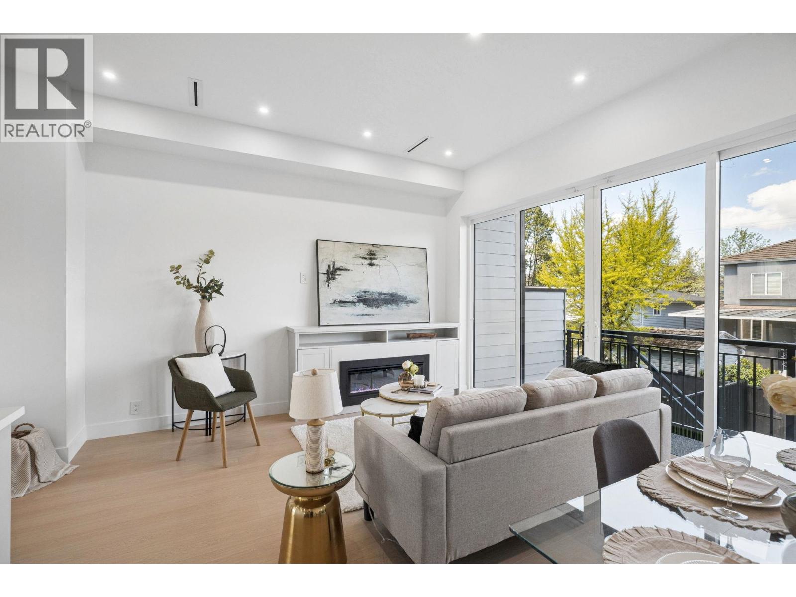 1 1005 E 55th Avenue, Vancouver, British Columbia  V5X 1N8 - Photo 2 - R3116723