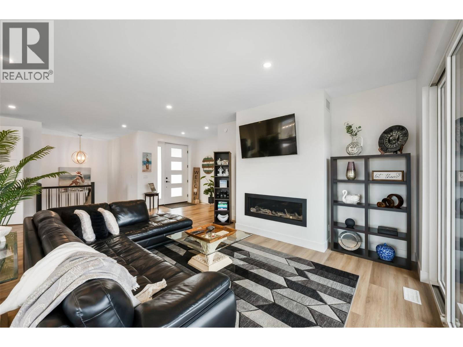 10400 87th Street, Osoyoos, British Columbia  V0H 1V2 - Photo 13 - 10376937