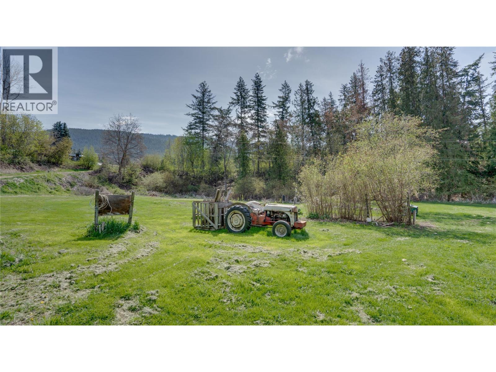 5677 Brentwood Road, Vernon, British Columbia  V1B 3K1 - Photo 44 - 10384654