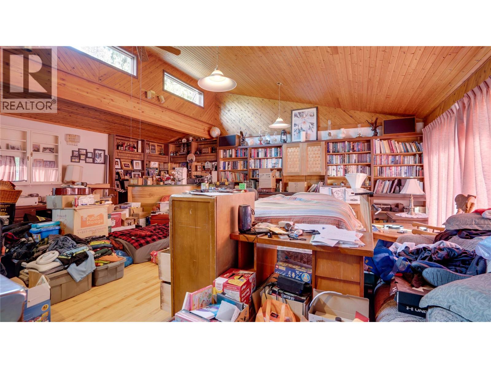 5677 Brentwood Road, Vernon, British Columbia  V1B 3K1 - Photo 10 - 10384654