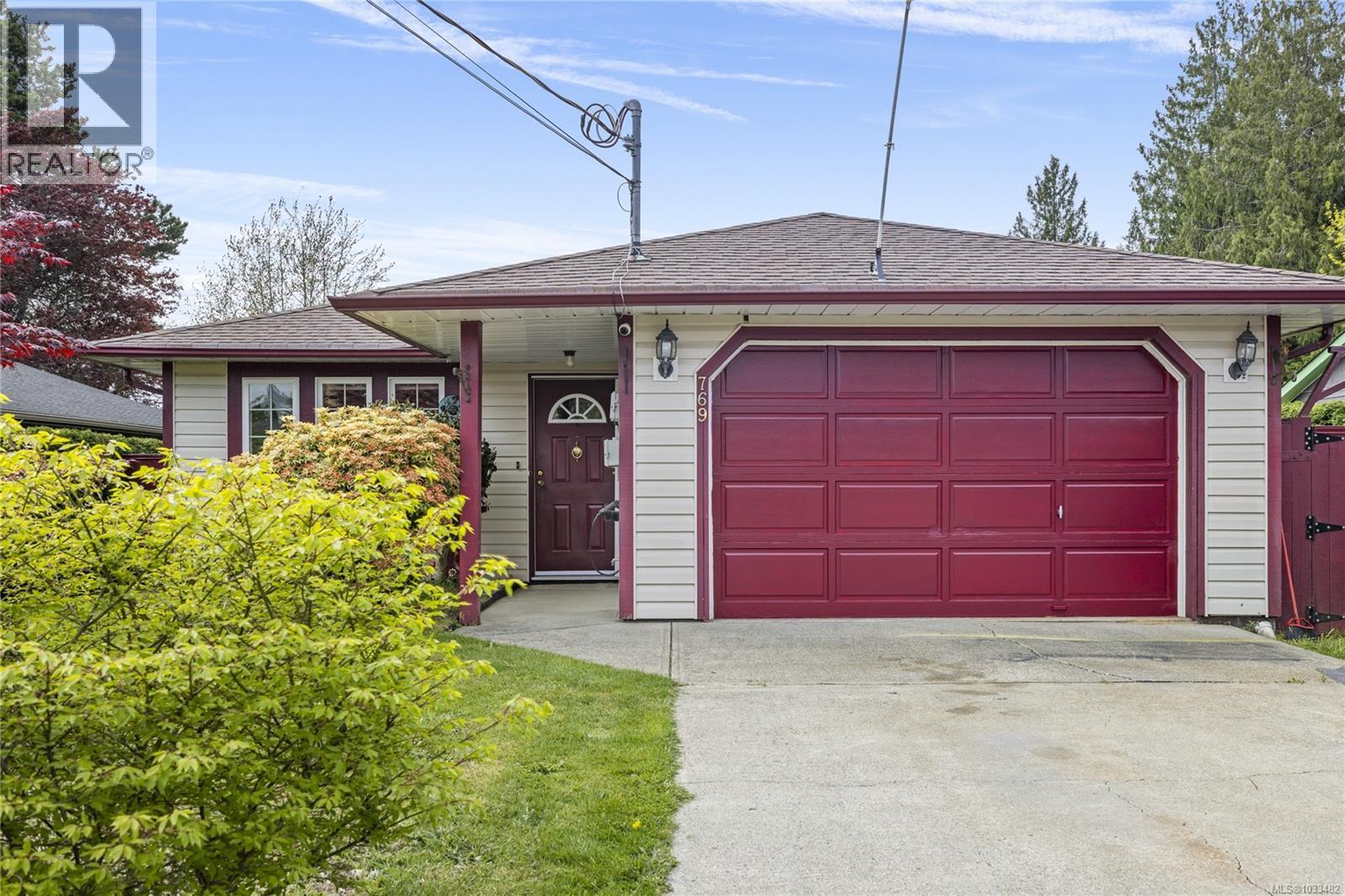 769 Phillips St, Parksville, British Columbia  V9P 1A7 - Photo 2 - 1033482