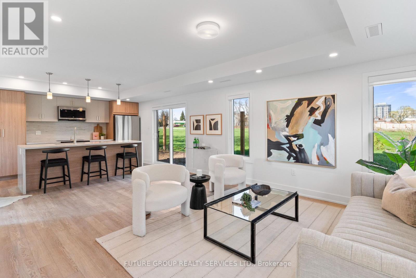 UNIT 5 - 15 ACORN AVENUE, Toronto, Ontario