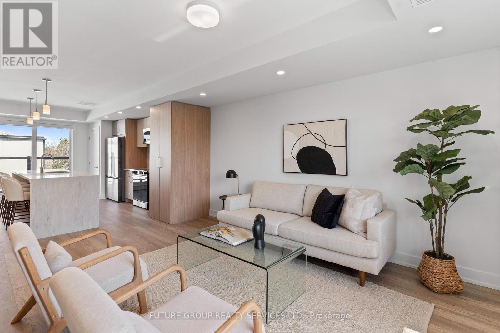 UNIT 4 - 15 ACORN AVENUE, Toronto, Ontario