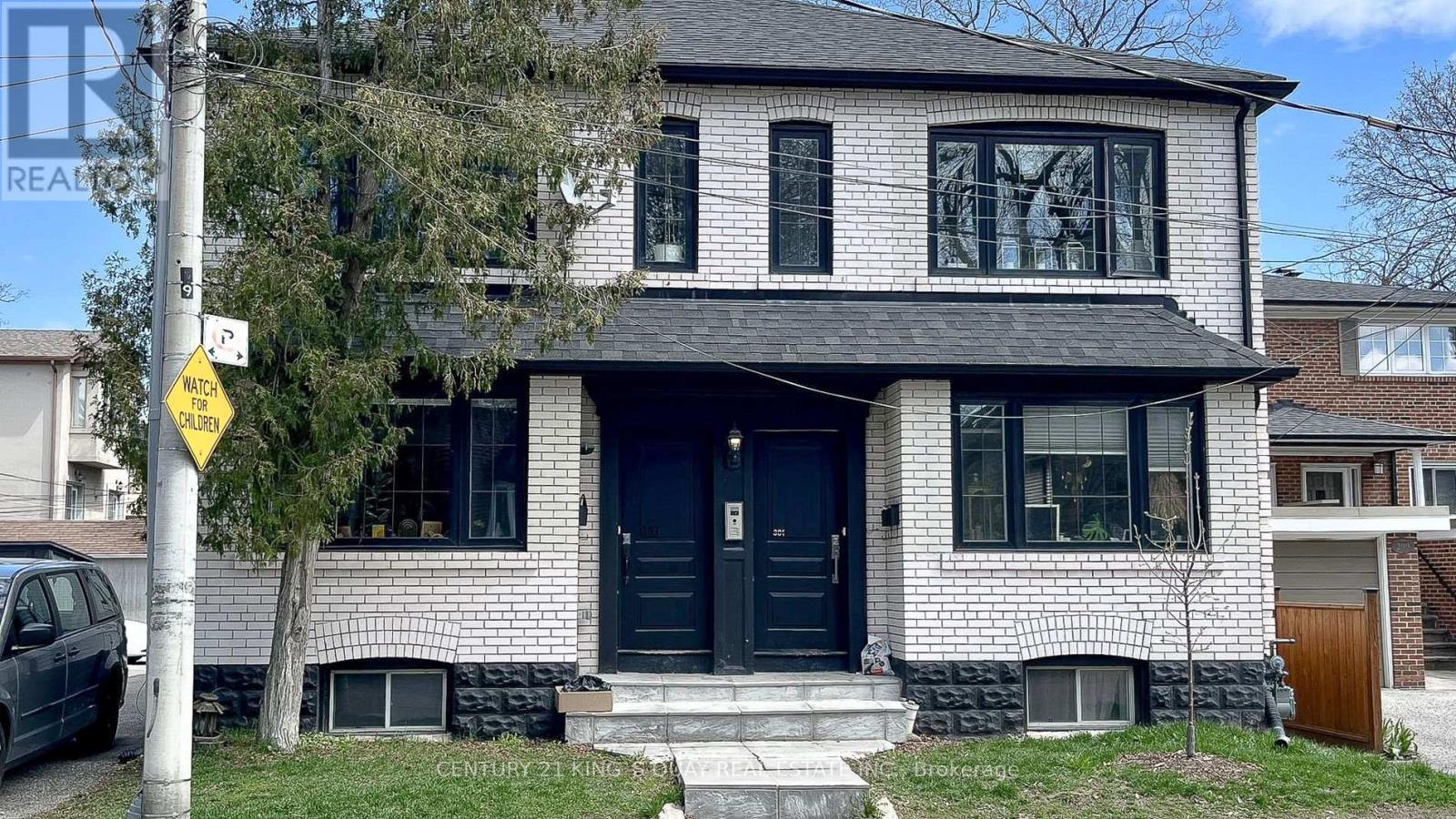 301 CLEVELAND STREET, Toronto, Ontario