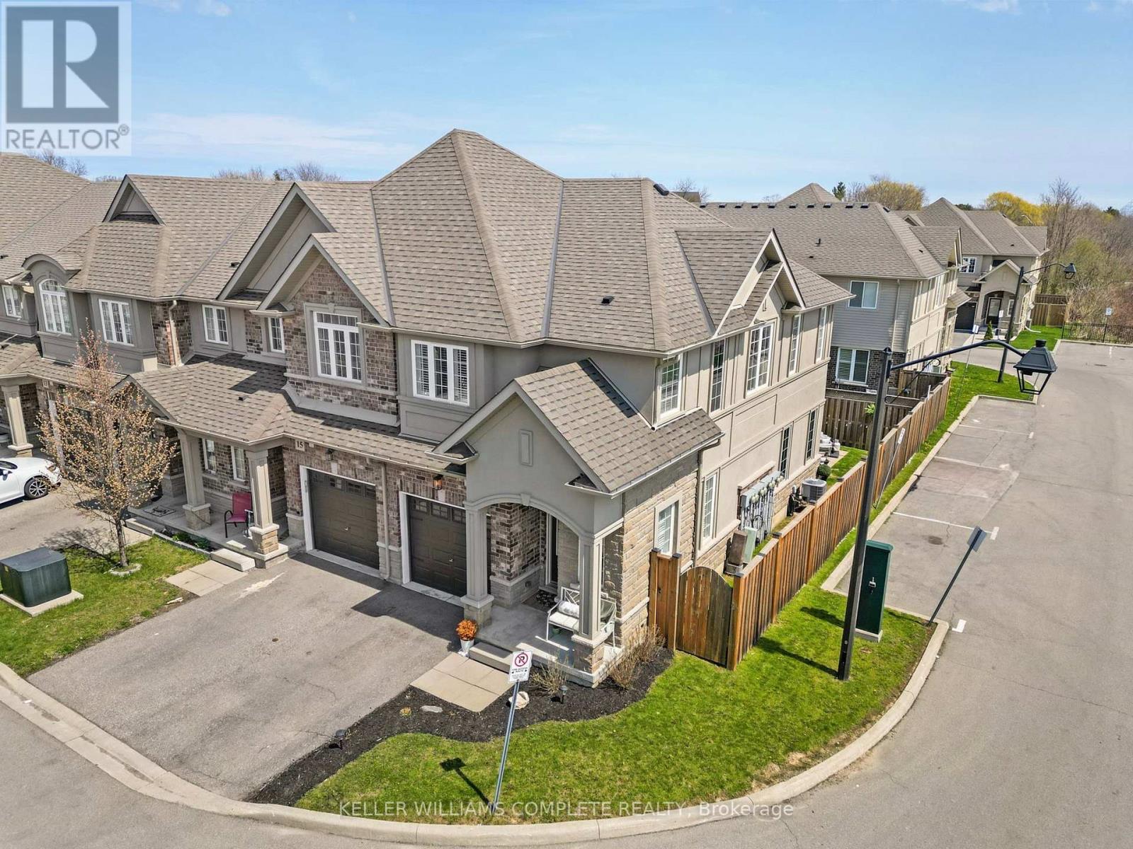 16 - 21 MADONNA DRIVE, Hamilton, Ontario