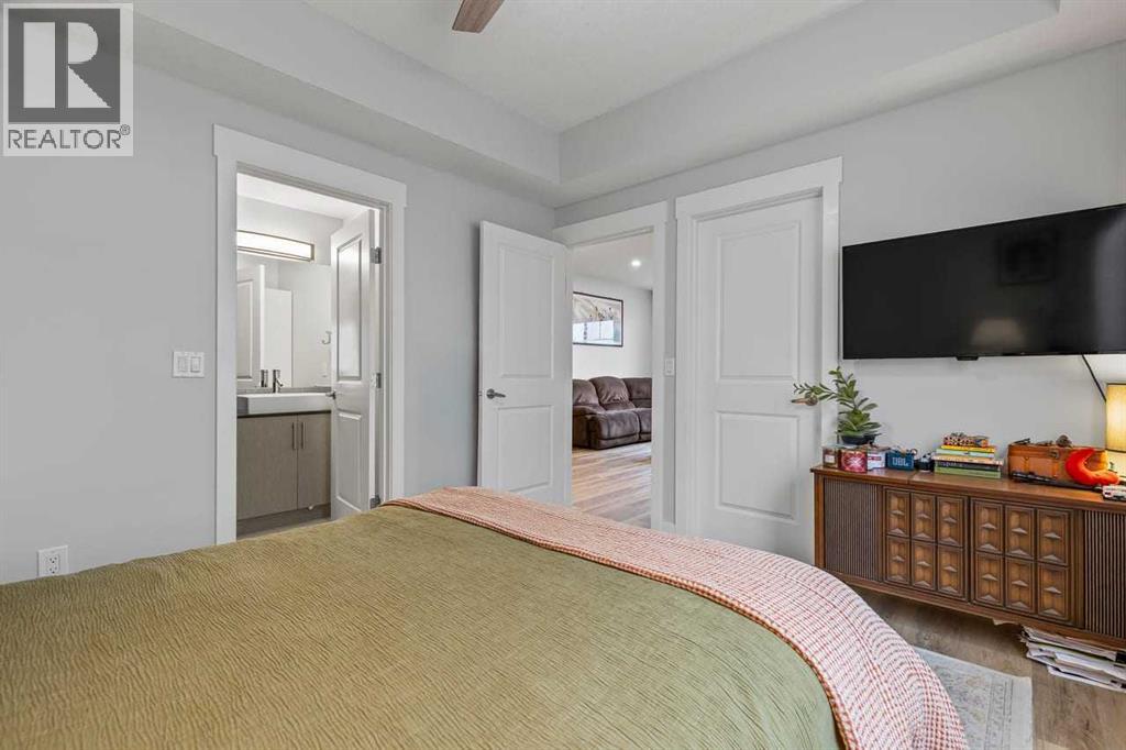 5, 35 West Coach Manor Sw, Calgary, Alberta  T3H 1R7 - Photo 15 - A2305759