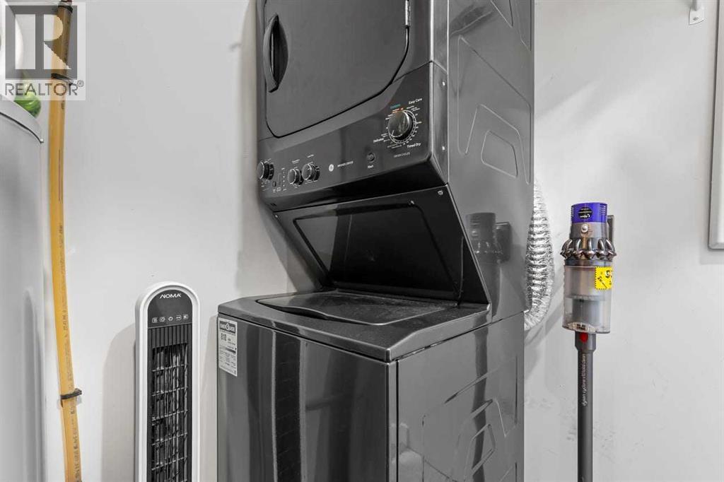 5, 35 West Coach Manor Sw, Calgary, Alberta  T3H 1R7 - Photo 21 - A2305759