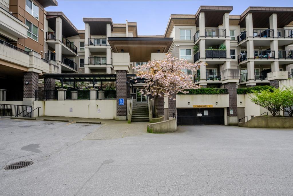 309 9655 KING GEORGE BOULEVARD, Surrey, British Columbia
