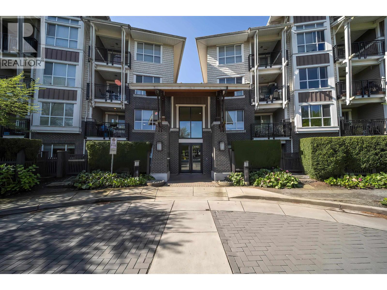 214 5788 Sidley Street, Burnaby, British Columbia  V5J 5E5 - Photo 1 - R3117087