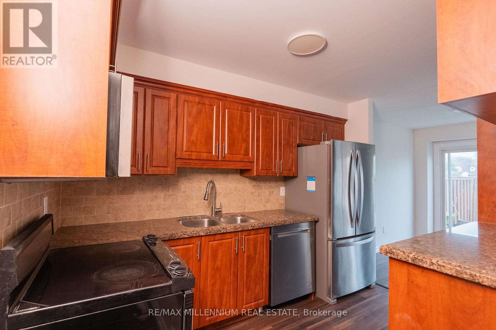 87 - 87 Carisbrooke Court, Brampton, Ontario  L6S 3K1 - Photo 10 - W13043366