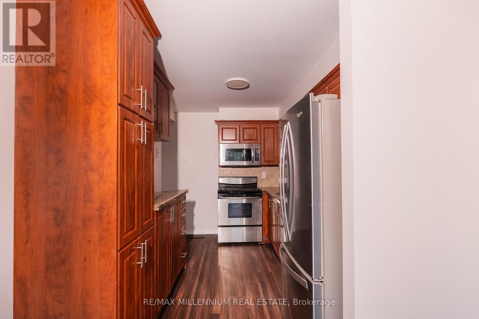 87 - 87 Carisbrooke Court, Brampton, Ontario  L6S 3K1 - Photo 8 - W13043366