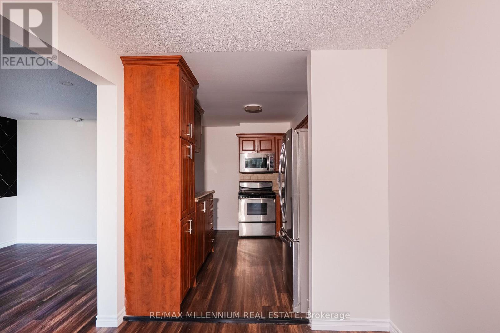 87 - 87 Carisbrooke Court, Brampton, Ontario  L6S 3K1 - Photo 9 - W13043366