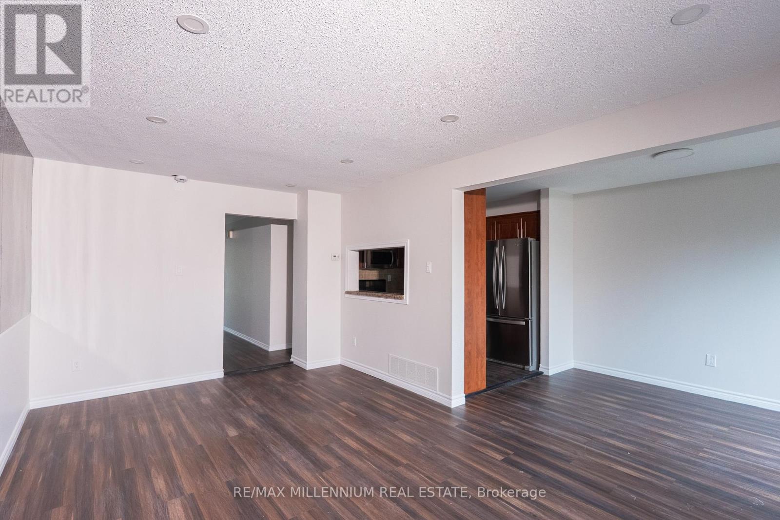 87 - 87 Carisbrooke Court, Brampton, Ontario  L6S 3K1 - Photo 5 - W13043366