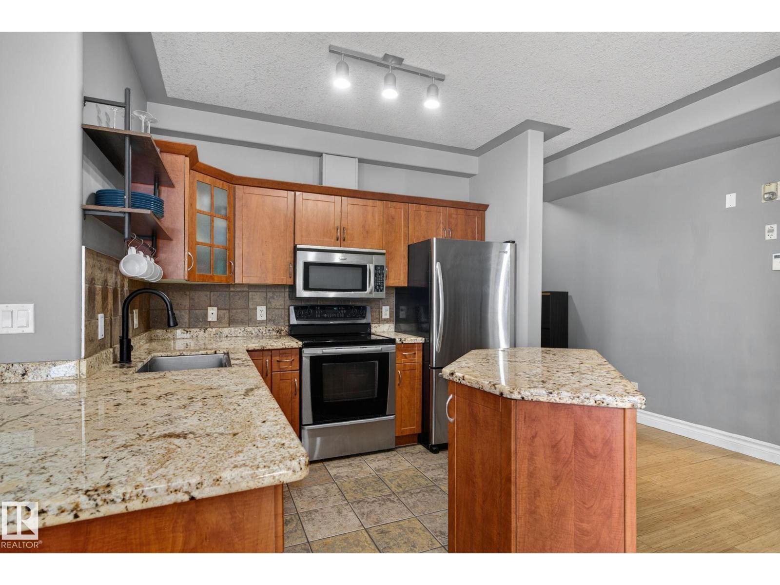 #105 10033 116 St Nw Nw, Edmonton, Alberta  T5K 2X5 - Photo 10 - E4484577