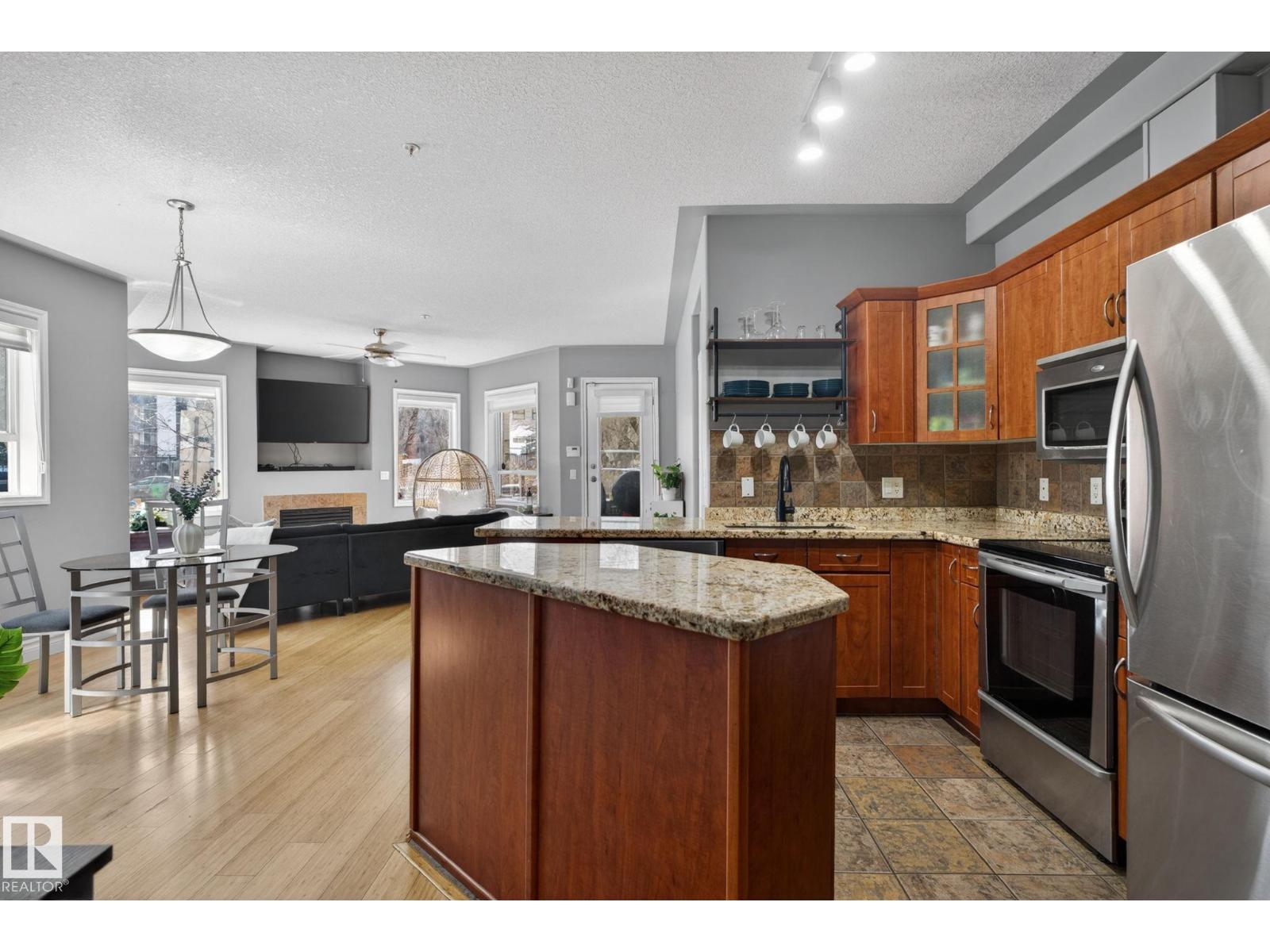 #105 10033 116 St Nw Nw, Edmonton, Alberta  T5K 2X5 - Photo 5 - E4484577