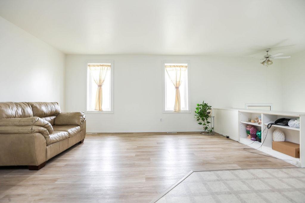 1897 Mcdermot Avenue, Winnipeg, Manitoba  R2R 0A5 - Photo 5 - 202608353