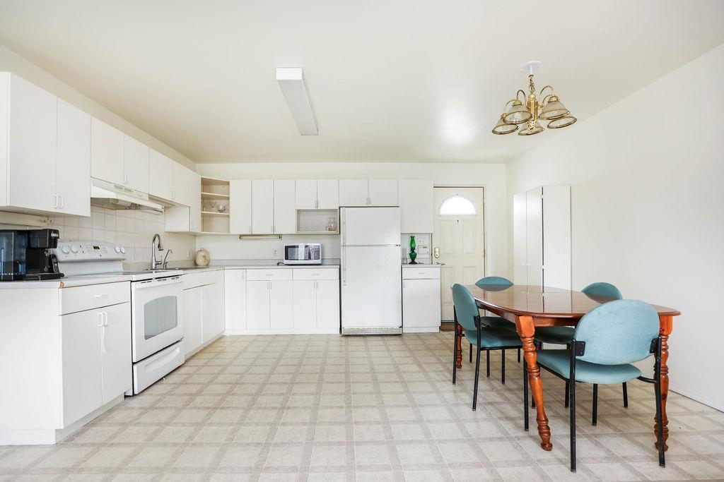 1897 Mcdermot Avenue, Winnipeg, Manitoba  R2R 0A5 - Photo 6 - 202608353