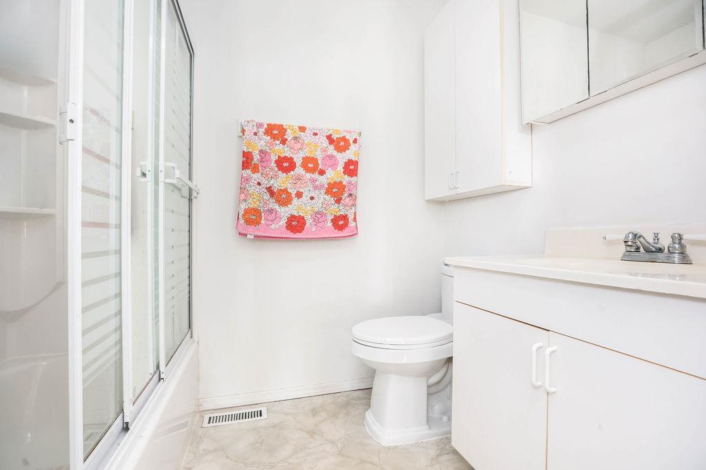 1897 Mcdermot Avenue, Winnipeg, Manitoba  R2R 0A5 - Photo 12 - 202608353