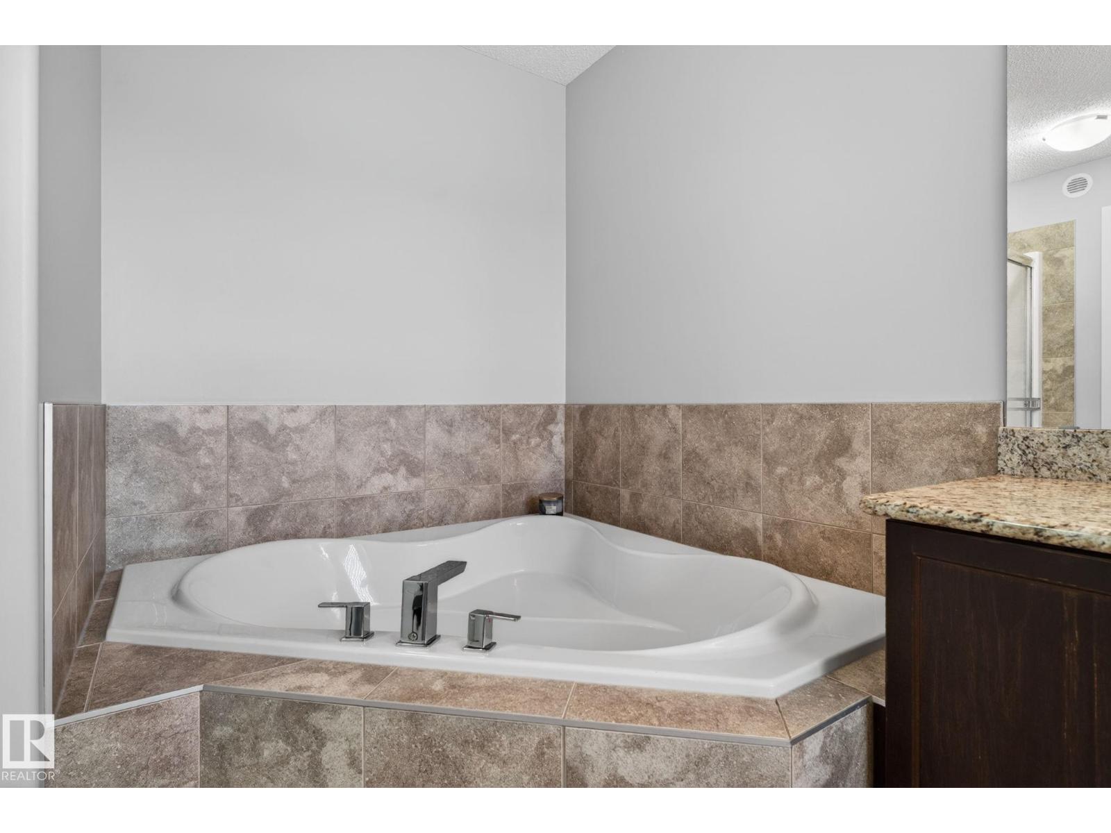 11732 18 Av Sw, Edmonton, Alberta  T6W 2E7 - Photo 49 - E4484223