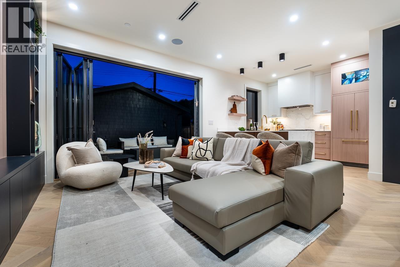 2 3345 W 13th Avenue, Vancouver, British Columbia  V6R 2R8 - Photo 11 - R3117124