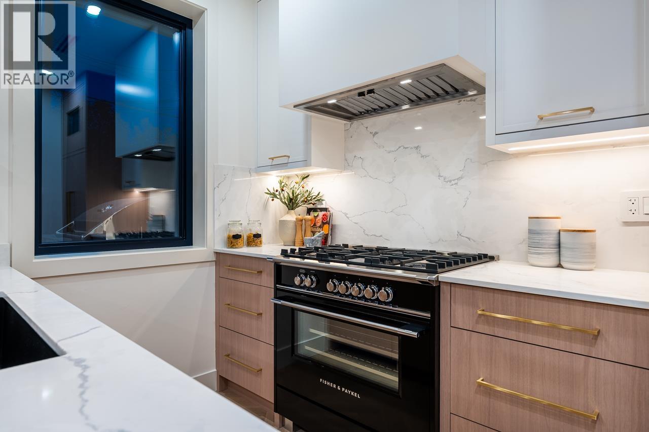 2 3345 W 13th Avenue, Vancouver, British Columbia  V6R 2R8 - Photo 7 - R3117124