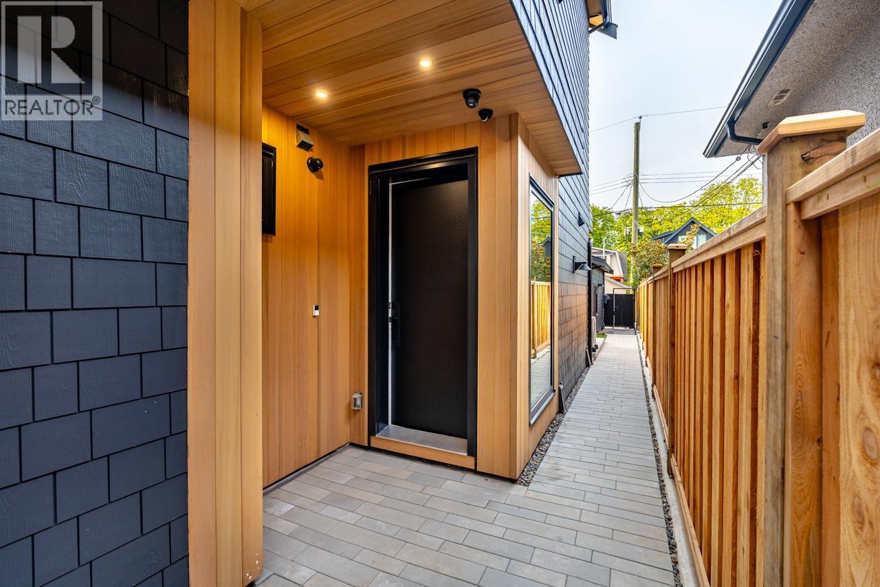 2 3345 W 13th Avenue, Vancouver, British Columbia  V6R 2R8 - Photo 4 - R3117124