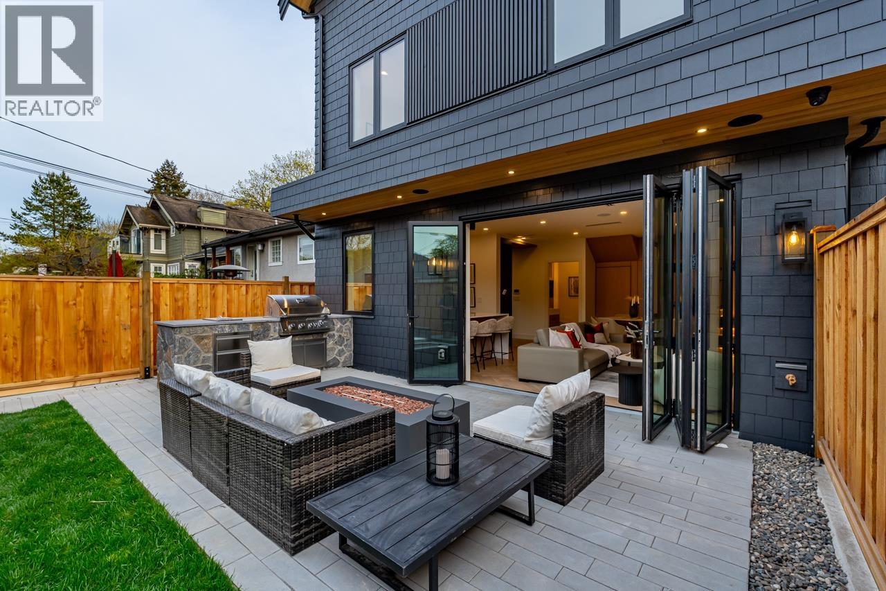 2 3345 W 13TH AVENUE, vancouver, British Columbia