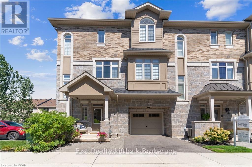 2015 DEERVIEW COMMON, Oakville, Ontario