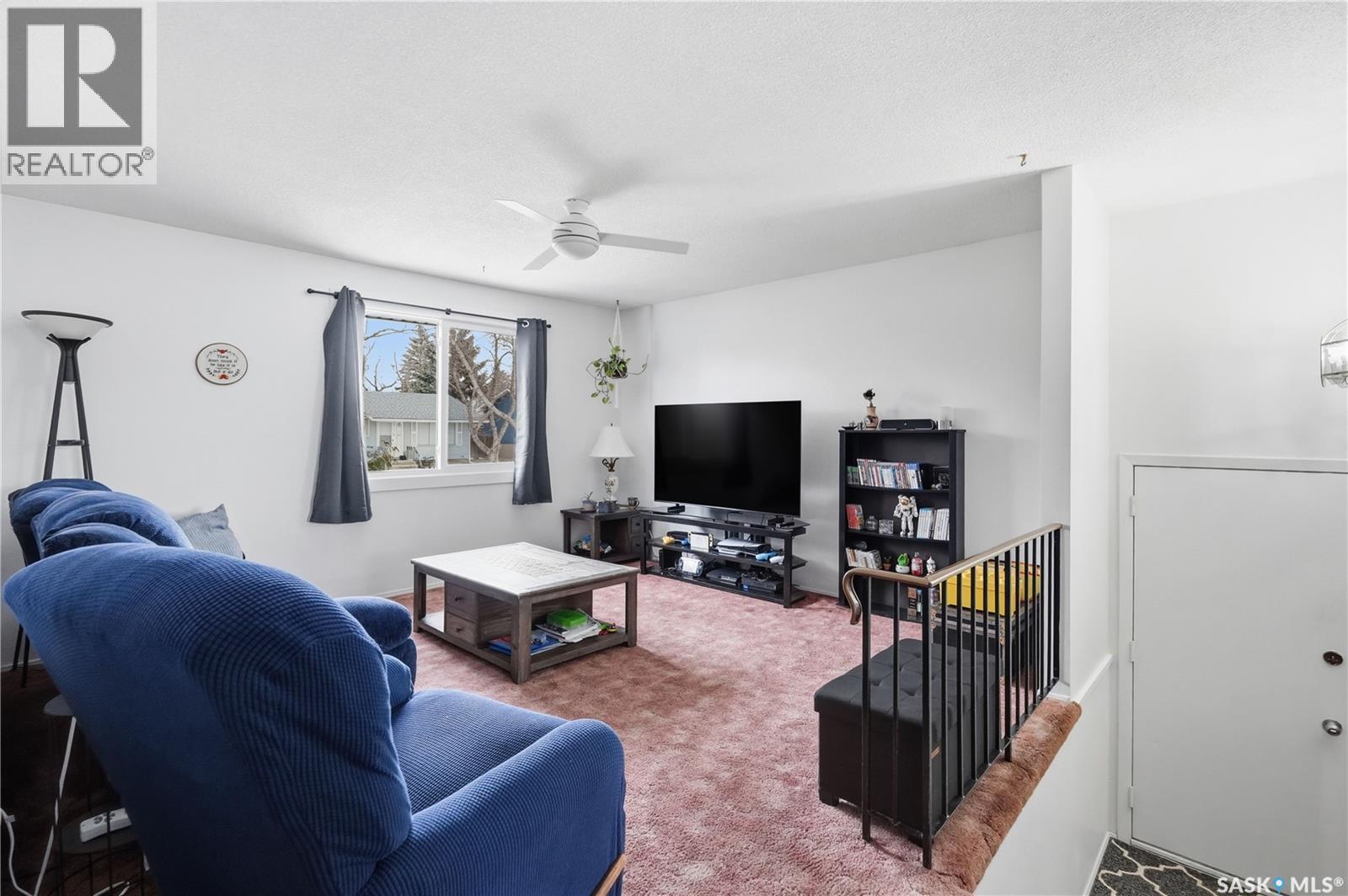 15 Turner Crescent, Regina, Saskatchewan  S4N 4P7 - Photo 2 - SK034161