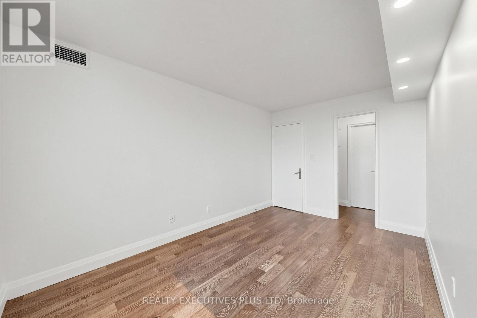 604 - 18 Hillcrest Avenue, Toronto, Ontario  M2N 6T5 - Photo 20 - C12904976