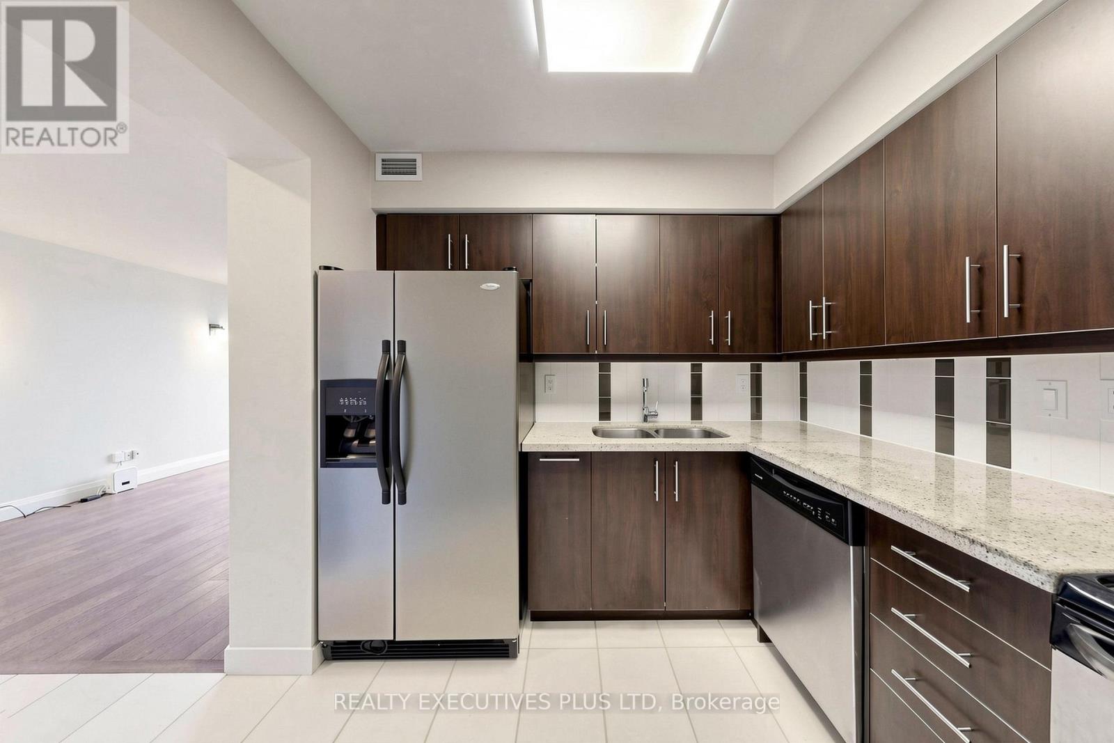 604 - 18 Hillcrest Avenue, Toronto, Ontario  M2N 6T5 - Photo 7 - C12904976