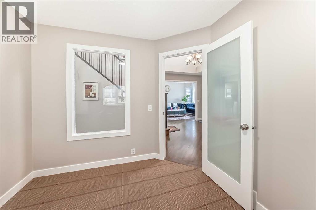 212 Sienna Park Drive Sw, Calgary, Alberta  T3H 3L5 - Photo 8 - A2298763