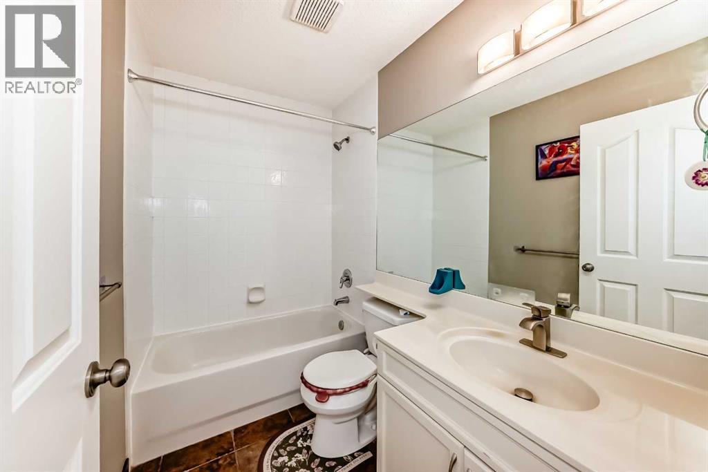 212 Sienna Park Drive Sw, Calgary, Alberta  T3H 3L5 - Photo 28 - A2298763