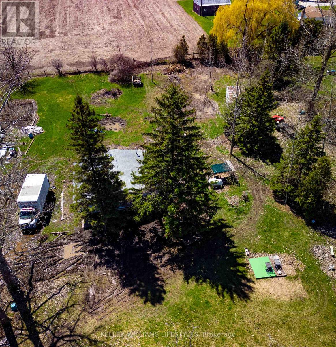 3319 London Line, Plympton-Wyoming, Ontario  N0N 1T0 - Photo 2 - X13055848