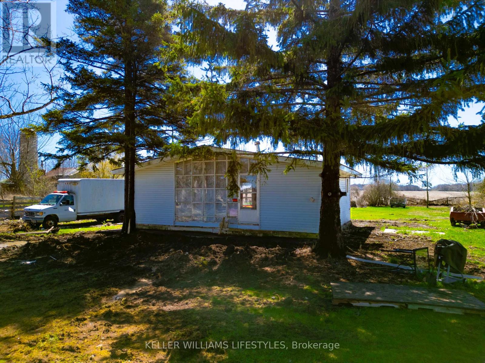 3319 London Line, Plympton-Wyoming, Ontario  N0N 1T0 - Photo 3 - X13055848