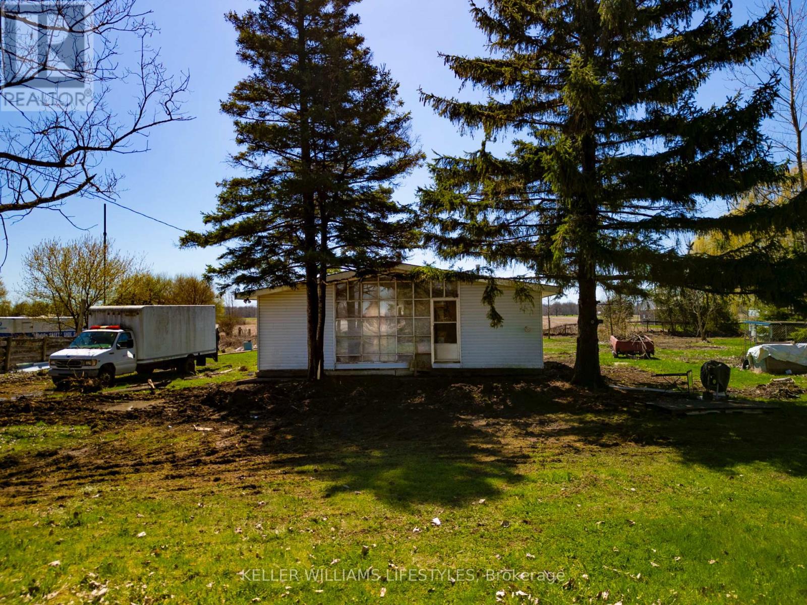 3319 London Line, Plympton-Wyoming, Ontario  N0N 1T0 - Photo 4 - X13055848