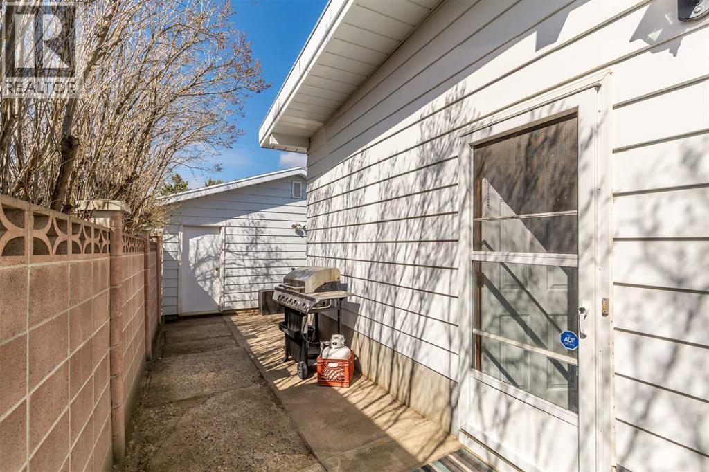 1414 17 Street N, Lethbridge, Alberta  T1H 3E6 - Photo 29 - A2301599