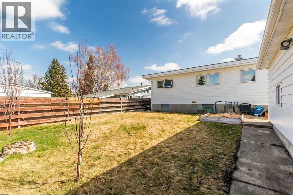 1414 17 Street N, Lethbridge, Alberta  T1H 3E6 - Photo 33 - A2301599